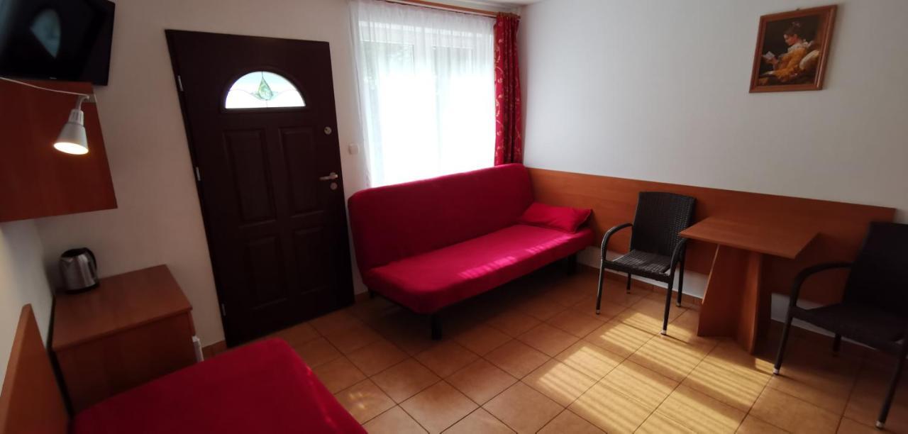 Pod Filarami Pobierowo Hotel Luaran gambar