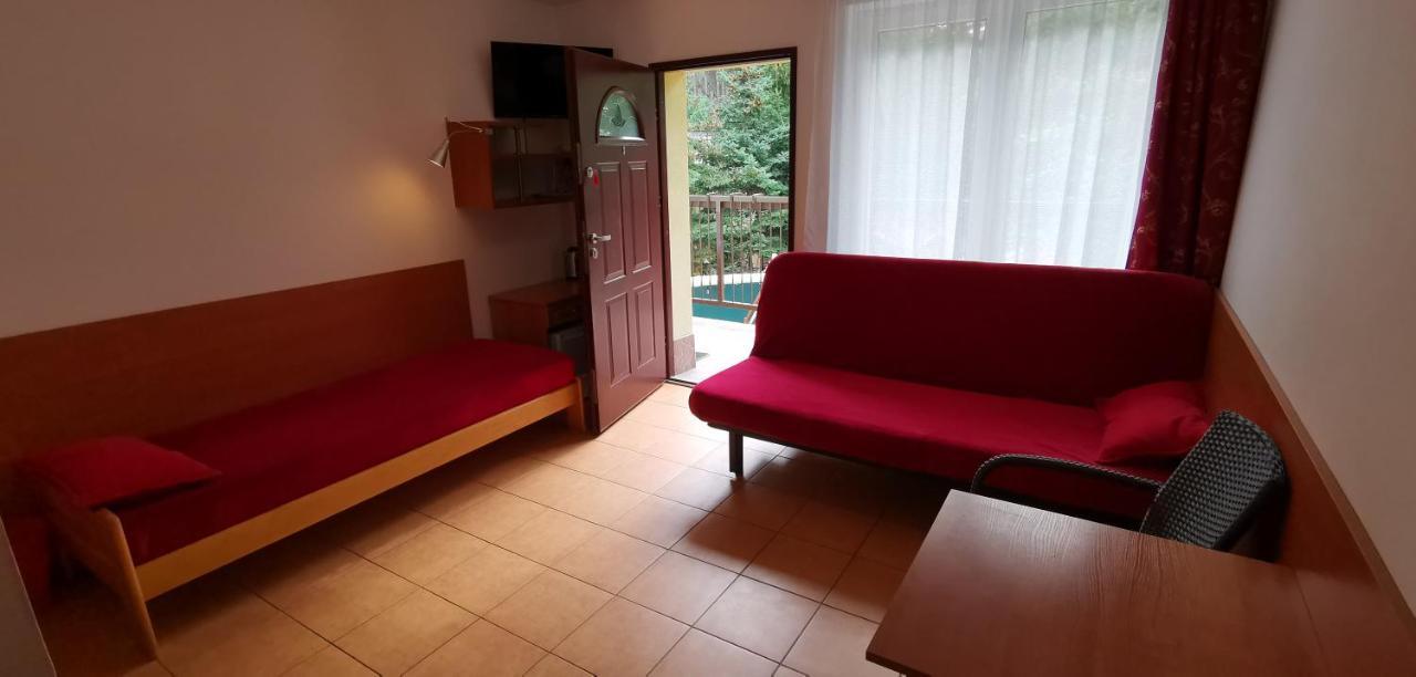 Pod Filarami Pobierowo Hotel Luaran gambar