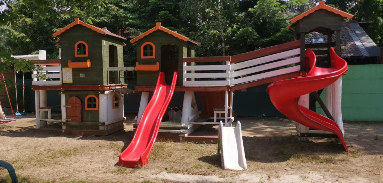 Pod Filarami Pobierowo Hotel Luaran gambar